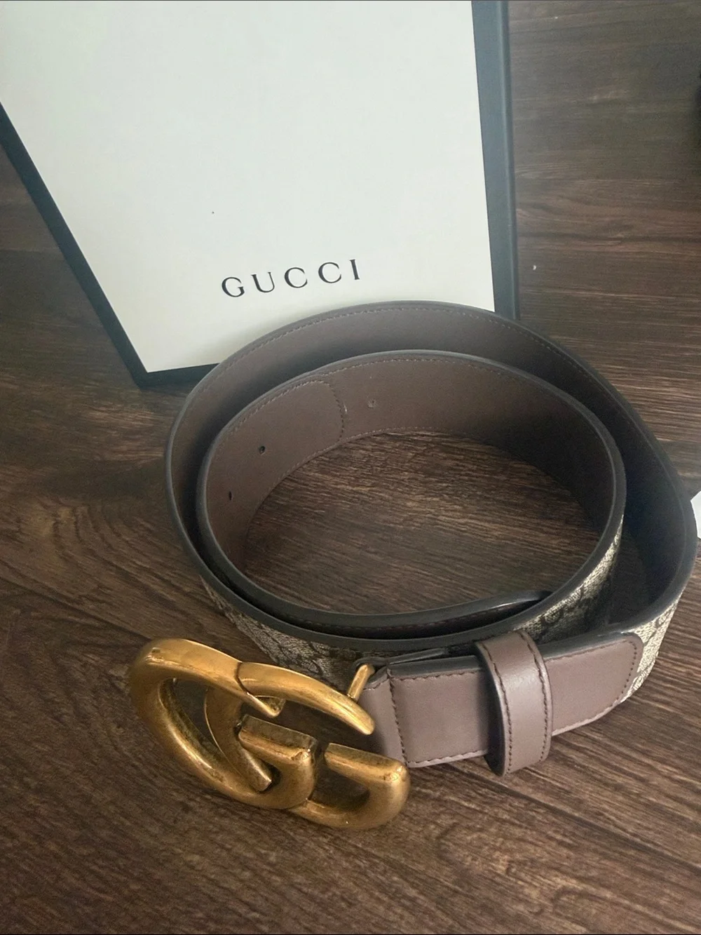 Gucci belt signature